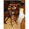 Image 1 : MAHOGANY GENTLEMAN'S BUTLER