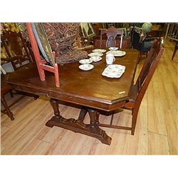 VINTAGE MAHOGANY TABLE WITH LEAF