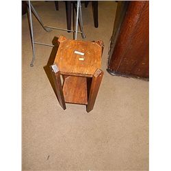 WOOD  PLANT STAND