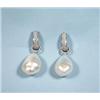 Image 1 : A good pair of pearl and diamond earrings. Pa...