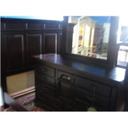 A AMERICA SOLID WOOD 6 PIECE MAHOGANY FINISH BEDROOM SUITE, INCLUDES: QUEEN/KING SIZE BED, 9 DRAWER