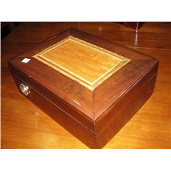 INLAYED MAHOGANY CIGAR HUMIDOR