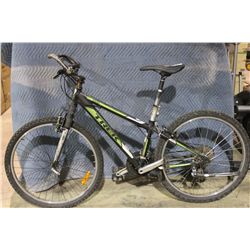 BLACK TREK 21 SPD FRONT SUSPENSION MOUNTAIN BIKE