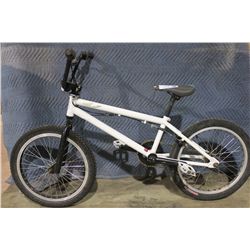 WHITE NORCO STUNT BIKE