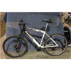 BLACK KAWASAKI 15 SPD FRONT SUSPENSION MOUNTAIN BIKE