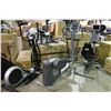 Image 2 : LIFE FITNESS 95XI COMMERCIAL ELLIPTICAL CROSS TRAINER