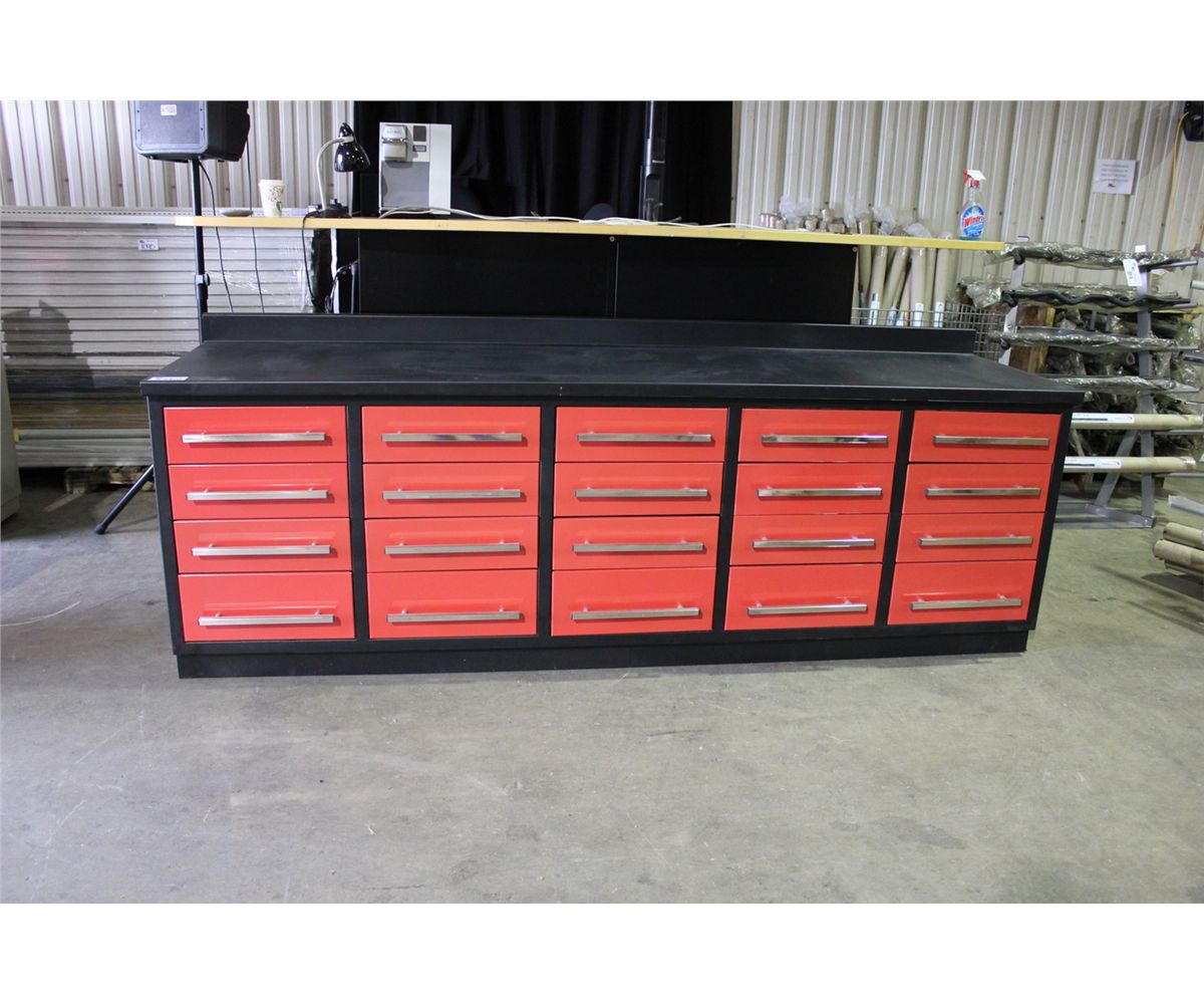 BLACK AND RED MODEL 1020WB 20 DRAWER 10' METAL WORK BENCH - Able Auctions