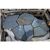 Image 2 : SMALL PALLET OF 1" MESH BLACK SLATE LANDSCAPE FLAGSTONE