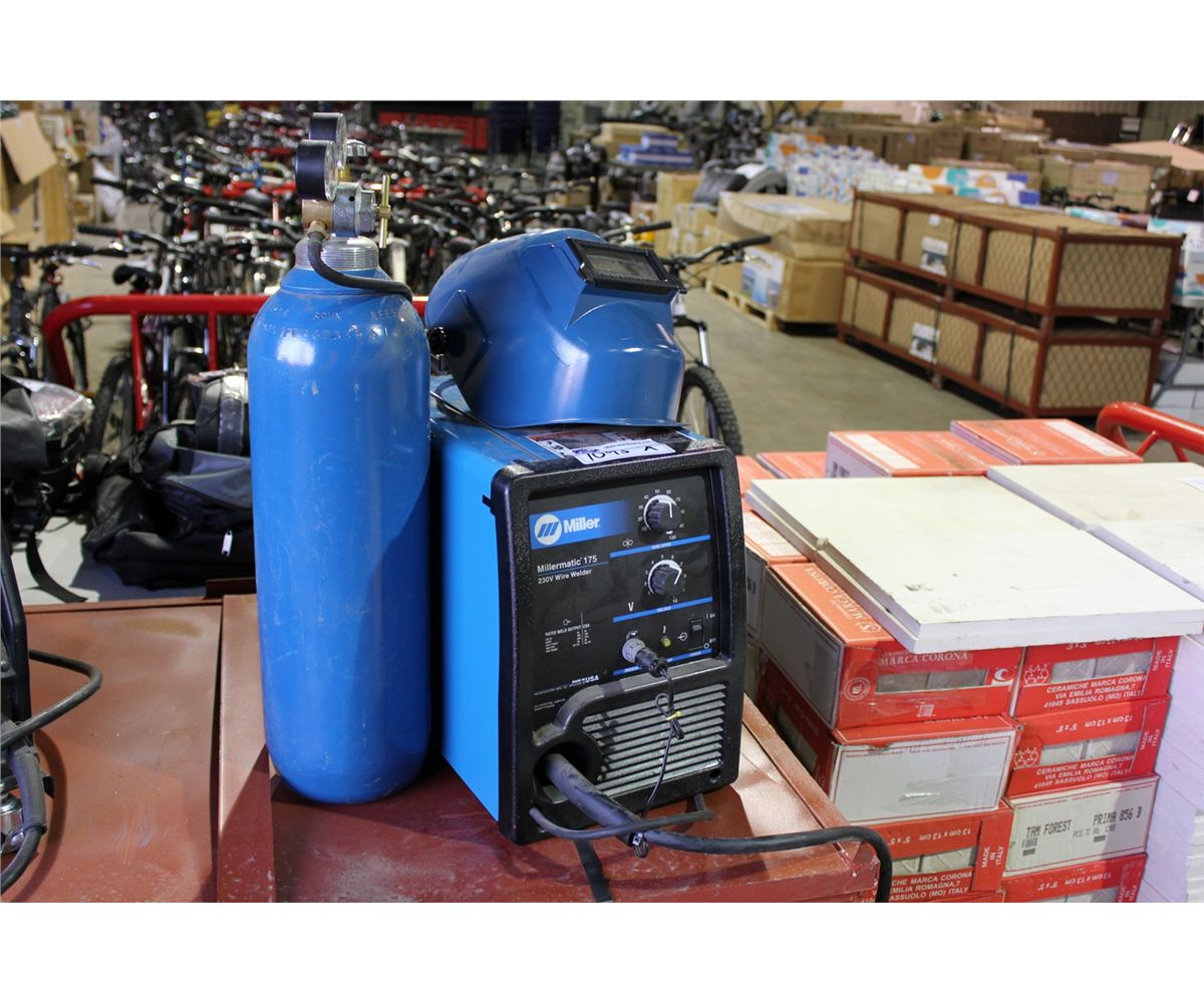 MILLER MILLERMATIC 175 230V WIRE FEED WELDER WITH MASK AND BOTTLE