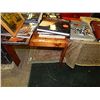 Image 1 : KNOTTY PINE END TABLE - SQUARE