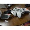 Image 1 : X BOX CONTROLERS AND KEYBOARD - 4 PC TOTAL