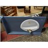 Image 1 : BATHROOM SINK AND COUNTER TOP