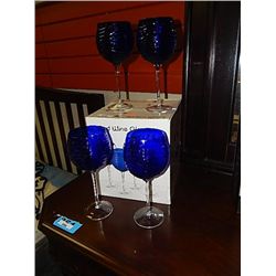 RED WINE GLASSES - 4