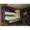 Image 1 : BOX OF BOOKS