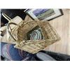 Image 1 : LOT OF ASSORTED BASKETS