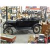 Image 12 : **** STOA - 1922 MODEL T - SEMI COMPLETE - NO DRIVER DOOR STYLE - FENDERS, RADIATOR ETC ONLY ATTACHE