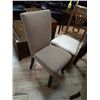 Image 2 : UPHOLSTERED PARSON'S CHAIR - NEW - BID X 6