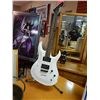 Image 1 : GWL ELECTRIC GUITAR - WHITE - STAND NOT INCLUDED