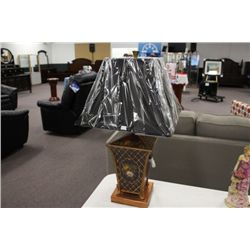 Metal Base Table Lamp