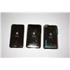 Image 2 : (3) iPod touches