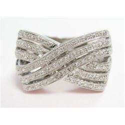 Platinum Ring w/ Round Brilliant Cut Diamonds - Approx. 0.25 carat of round brilliant cut diamonds, 