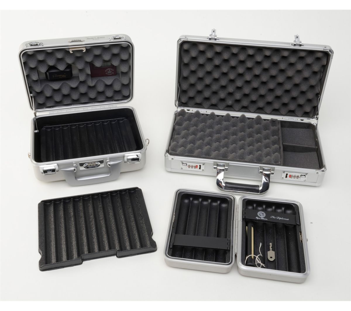 Lot of 3 metal cases including an Infinni padded small briefcase with