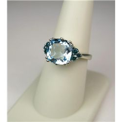 Elegant Aquamarine and Blue Diamond Ring weighting approx. 6.00 carats set in 14 karat white gold. R