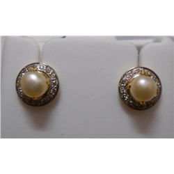 Earring of Diamond 0.26 Ctw,Pearl 2.23 Ctw in 3.35g 14kt Yellow Gold