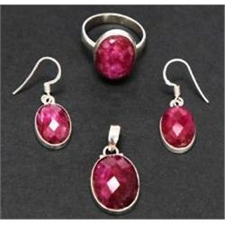 6.130g Set of Ring,Earring & Pendant of Ruby Sterling Silver