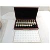 Image 1 : LOT 38 STATE QUARTERS IN CHERRY WOOD DISPLAY CASE