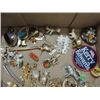 Image 2 : ASSORTED LOT OF LADYS BROACHES, PENDANTS