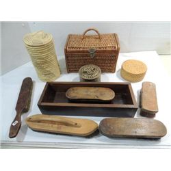 LOT 11 VINTAGE COLLECTIBLES: 5 SHOE SHINE BRUSHE,