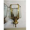 Image 3 : LOT 2 EXTERIOIR LIGHTING: 1 LAMP POST BRASS LIGHT