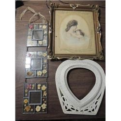 LOT 4 VINTAGE PICTURE FRAMES: (1) WICKER, (1) LEAD