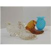 Image 2 : LOT 4 VINTAGE COLLECTIBLE GLASS: FENTON HOBNAIL,