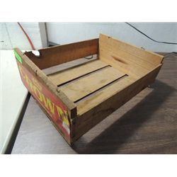 VINTAGE 18X14 WOOD FRUIT CRATE MARK: GOLDEN CROWN