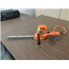 Image 2 : BLACK DECKER ALL METAL CASING 12" HEDGE TRIMMER