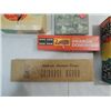 Image 3 : LOT 5 VINTAGE GAMES: 2 SET OF DOMINOES, 1 CRIBBAGE