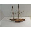 Image 2 : VINTAGE WOOD HAND CRAFTED MODEL 2 MAST SCOONER