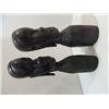 Image 2 : LOT 3 VINTAGE AFRICAN CARVED EBONY WOOD: 2 FIRGURE