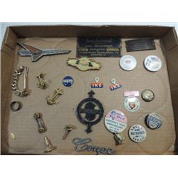 LOT 23 VINTAGE COLLECTIBLES: POLITICAL BUTTONS,