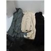 Image 2 : LOT 10 ASSORTED VINTAGE COLTHES: 4 DRESSES, 2