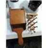 Image 3 : LOT 5 VINTAGE WOOD ITEMS: SERVING TRAY, TIE RACK,