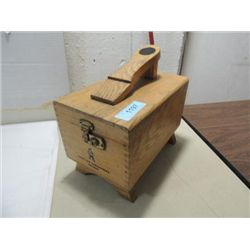 OAK PORTABLE CAVALIER SHOE SHINE BOX & BRUSHES