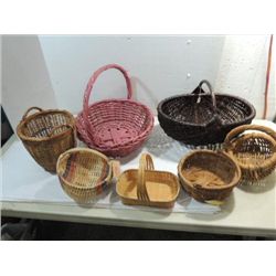 LOT 7 VINTAGE REED WOVEN ASSORTED SIZES BASKETS