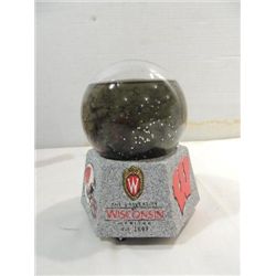 UNIVERSITY WISCONSIN SNOW GLOBE & FIGHT SONG MUSIC