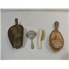 Image 1 : LOT 4 VINTAGE ITEMS: BRASS SCOOP, 2 OLD HAIR BRUSH