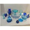 Image 1 : LOT 18 VINTAGE BLUE & COBALT BLUE GLASSWARE: VASES