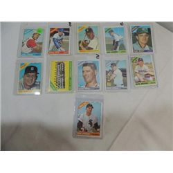 LOT 11 1966 TOPPS BASEBALL PLAYER CARDS: #261,