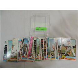 LOT 21 1976 TOPPS BASEBALL PLAYER CARDS